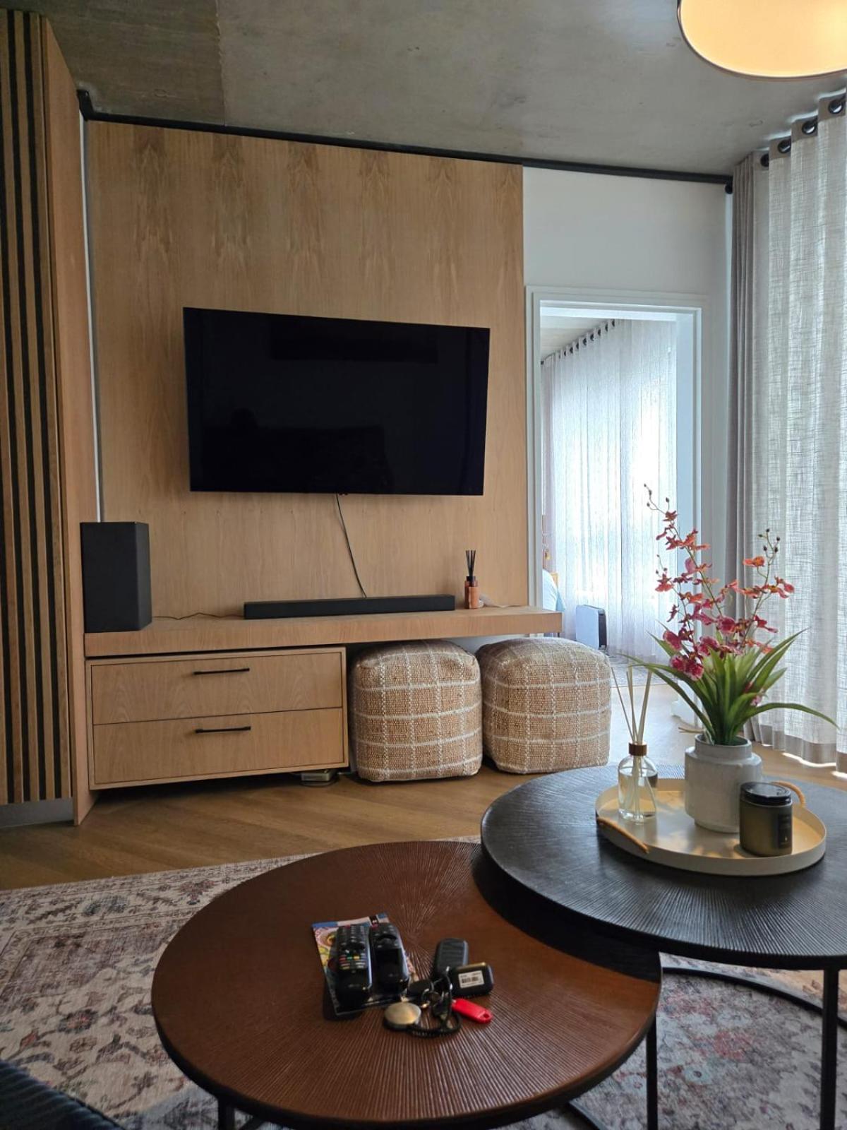 308 Bridgewater One - Two Bedroom With Park Views *